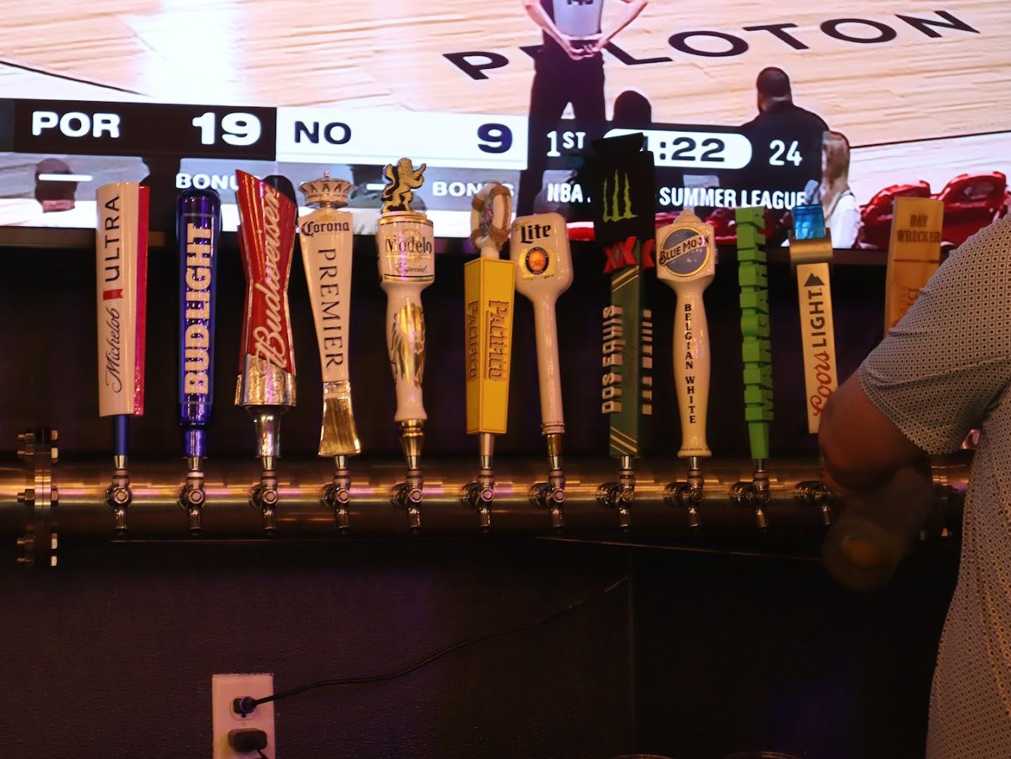 Restaurant Raging bull Sports Bar