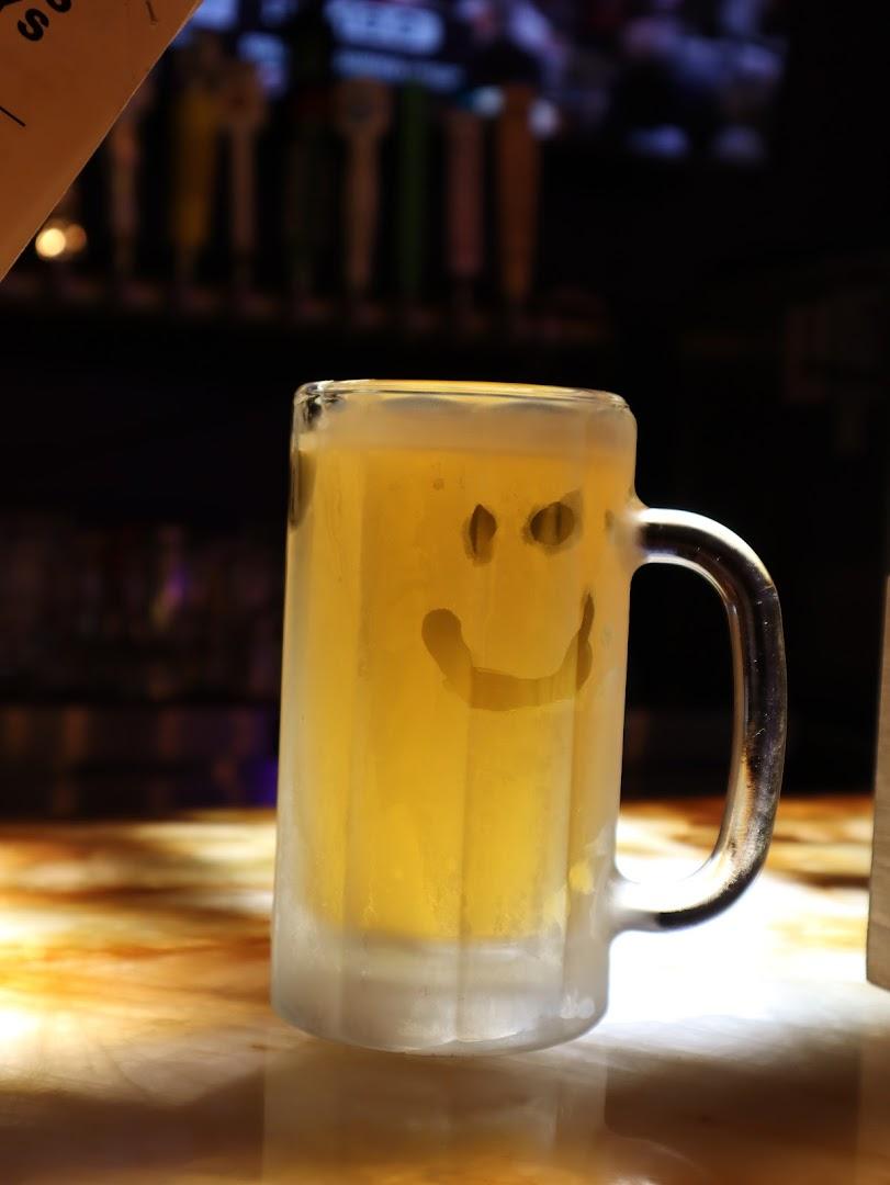 Restaurant Raging bull Sports Bar